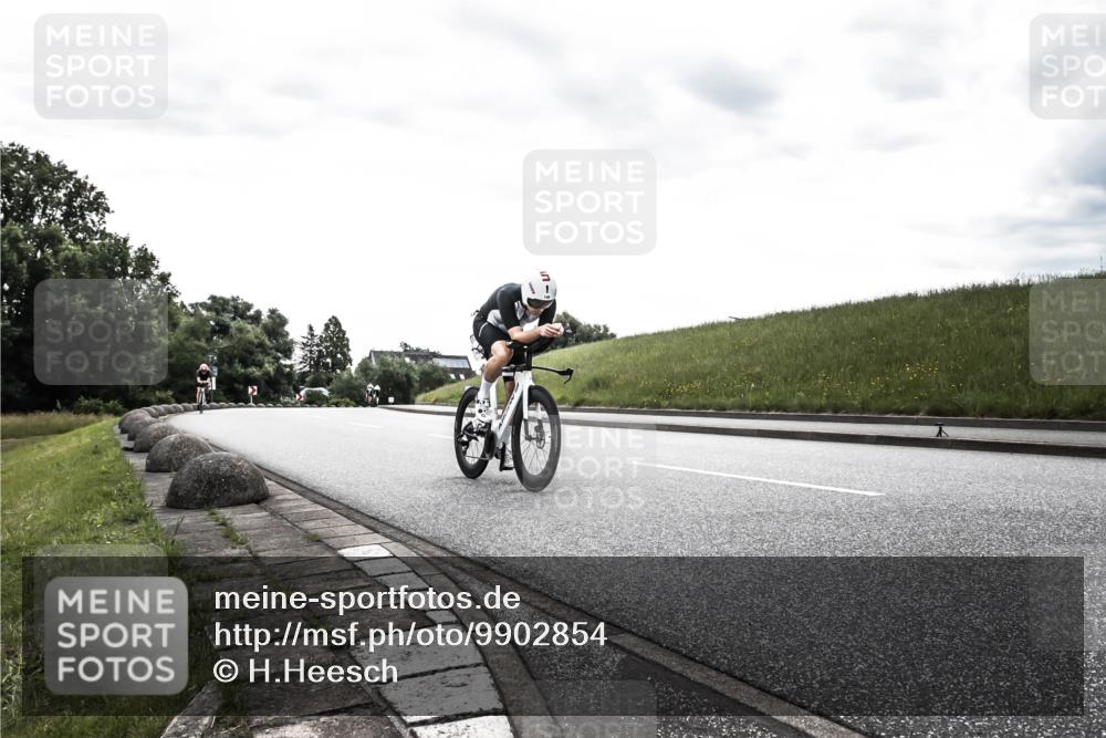 21.06.2026 - 29. Vierlanden-Triathlon H.Heesch http://msf.ph/oto/9902854 21.06.2026 09:55:00 Radfahren 128, 148, 292, 293 meine-sportfotos.de