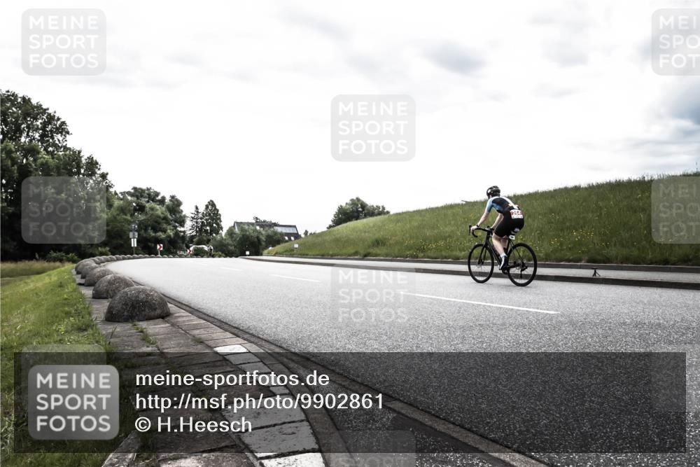 21.06.2026 - 29. Vierlanden-Triathlon H.Heesch http://msf.ph/oto/9902861 21.06.2026 09:55:15 Radfahren 260 meine-sportfotos.de