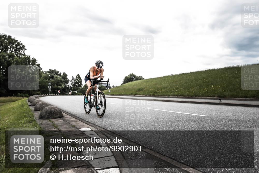 21.06.2026 - 29. Vierlanden-Triathlon H.Heesch http://msf.ph/oto/9902901 21.06.2026 09:57:10 Radfahren 243, 253 meine-sportfotos.de