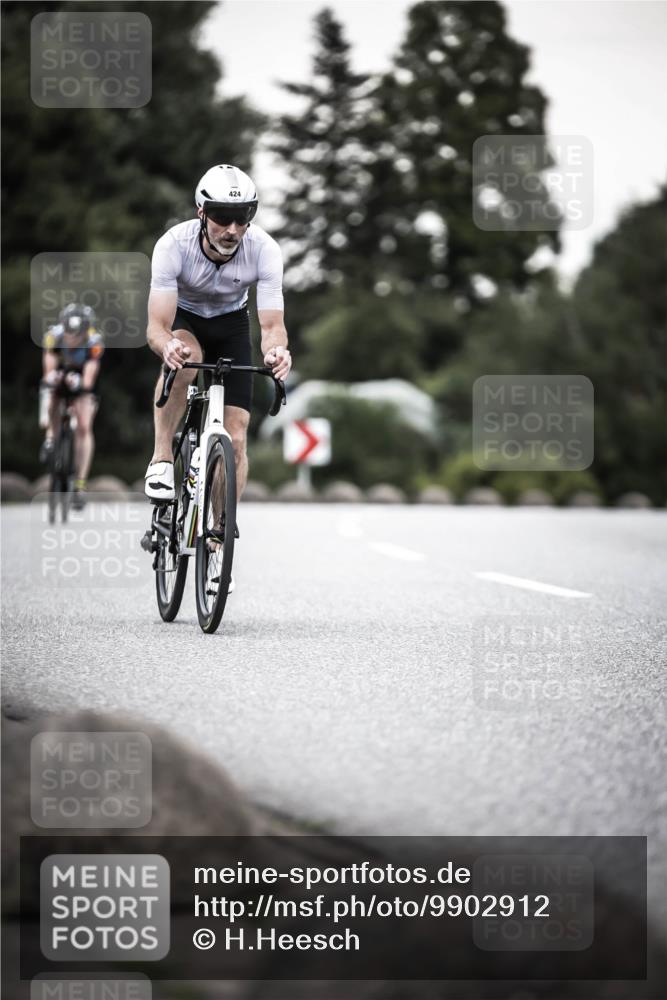 21.06.2026 - 29. Vierlanden-Triathlon H.Heesch http://msf.ph/oto/9902912 21.06.2026 10:15:07 Radfahren 23, 129, 156, 424 meine-sportfotos.de