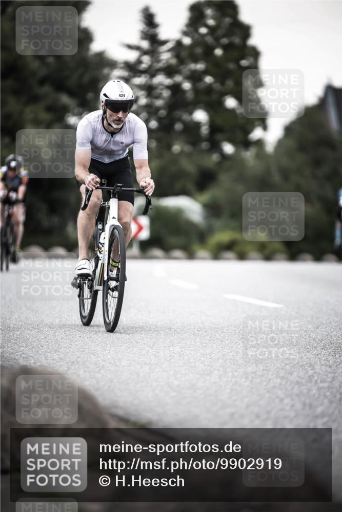 21.06.2026 - 29. Vierlanden-Triathlon H.Heesch http://msf.ph/oto/9902919 21.06.2026 10:15:07 Radfahren 23, 129, 156, 424 meine-sportfotos.de