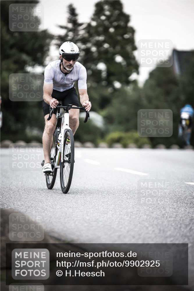21.06.2026 - 29. Vierlanden-Triathlon H.Heesch http://msf.ph/oto/9902925 21.06.2026 10:15:07 Radfahren 23, 129, 156, 424 meine-sportfotos.de