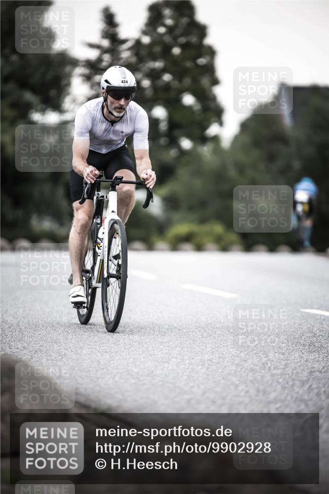21.06.2026 - 29. Vierlanden-Triathlon H.Heesch http://msf.ph/oto/9902928 21.06.2026 10:15:08 Radfahren 23, 33, 129, 156, 424 meine-sportfotos.de