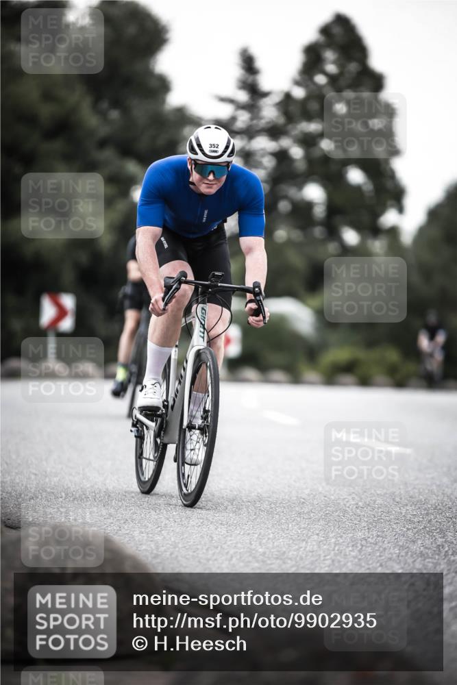 21.06.2026 - 29. Vierlanden-Triathlon H.Heesch http://msf.ph/oto/9902935 21.06.2026 10:04:57 Radfahren 130, 174, 292, 308, 332, 352 meine-sportfotos.de