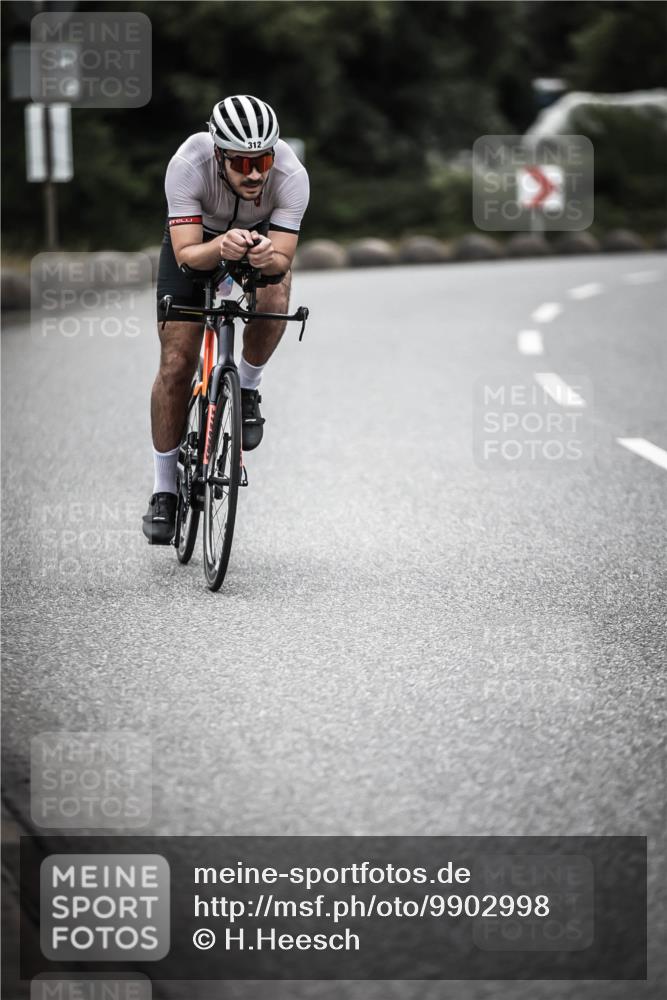 21.06.2026 - 29. Vierlanden-Triathlon H.Heesch http://msf.ph/oto/9902998 21.06.2026 10:05:35 Radfahren 5, 135, 175, 312 meine-sportfotos.de