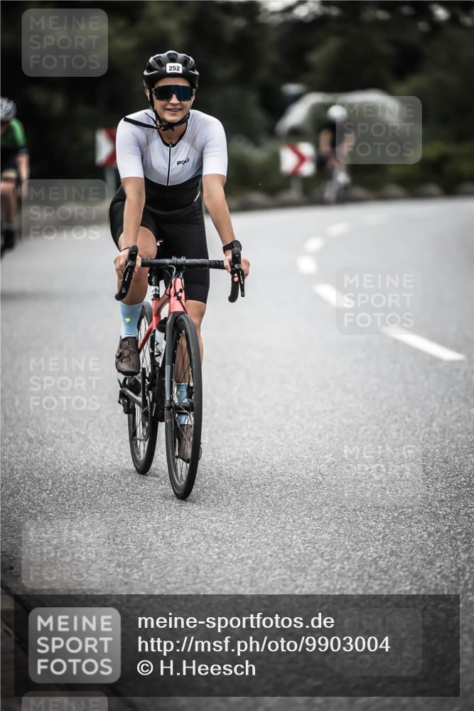 21.06.2026 - 29. Vierlanden-Triathlon H.Heesch http://msf.ph/oto/9903004 21.06.2026 10:05:44 Radfahren 133, 252, 259, 363 meine-sportfotos.de