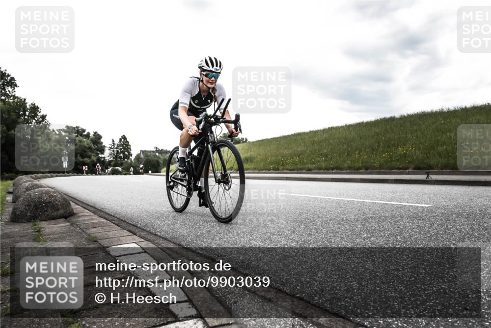 21.06.2026 - 29. Vierlanden-Triathlon H.Heesch http://msf.ph/oto/9903039 21.06.2026 10:02:13 Radfahren 78, 265, 280, 301 meine-sportfotos.de