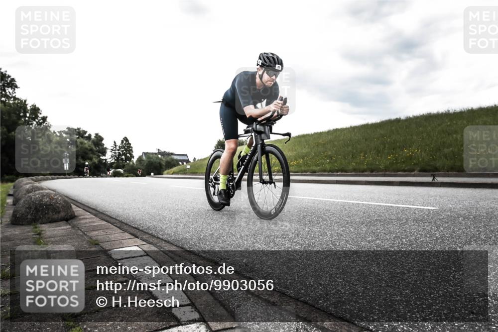 21.06.2026 - 29. Vierlanden-Triathlon H.Heesch http://msf.ph/oto/9903056 21.06.2026 10:02:35 Radfahren 4, 27, 99 meine-sportfotos.de