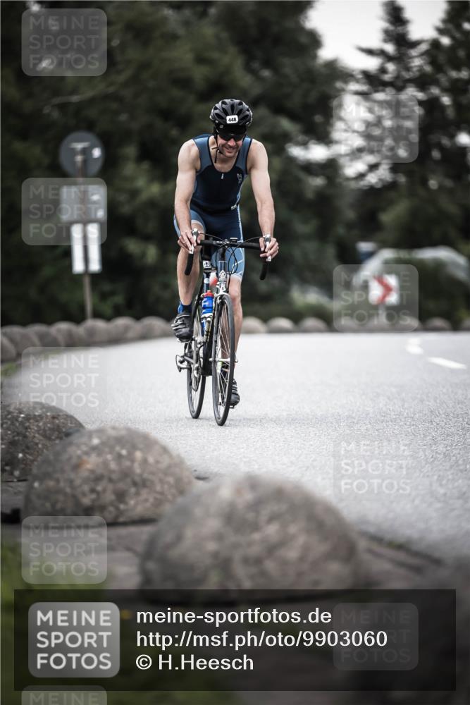 21.06.2026 - 29. Vierlanden-Triathlon H.Heesch http://msf.ph/oto/9903060 21.06.2026 10:15:25 Radfahren 49, 127, 172, 193, 240, 448, 1354 meine-sportfotos.de