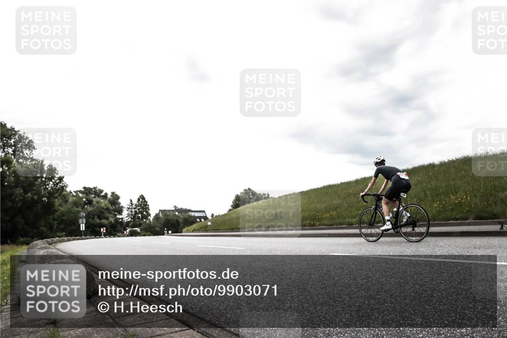 21.06.2026 - 29. Vierlanden-Triathlon H.Heesch http://msf.ph/oto/9903071 21.06.2026 10:03:20 Radfahren 39, 96 meine-sportfotos.de