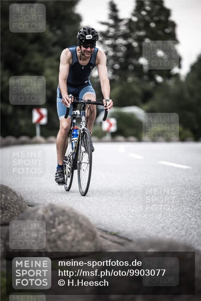 21.06.2026 - 29. Vierlanden-Triathlon H.Heesch http://msf.ph/oto/9903077 21.06.2026 10:15:26 Radfahren 49, 127, 172, 193, 240, 448, 1354 meine-sportfotos.de
