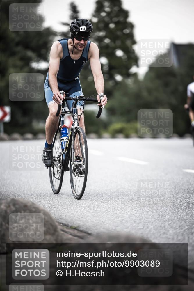 21.06.2026 - 29. Vierlanden-Triathlon H.Heesch http://msf.ph/oto/9903089 21.06.2026 10:15:26 Radfahren 49, 127, 172, 193, 240, 448, 1354 meine-sportfotos.de