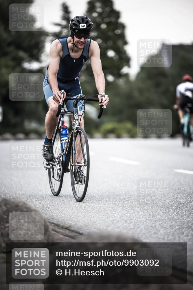21.06.2026 - 29. Vierlanden-Triathlon H.Heesch http://msf.ph/oto/9903092 21.06.2026 10:15:26 Radfahren 49, 127, 172, 193, 240, 448, 1354 meine-sportfotos.de
