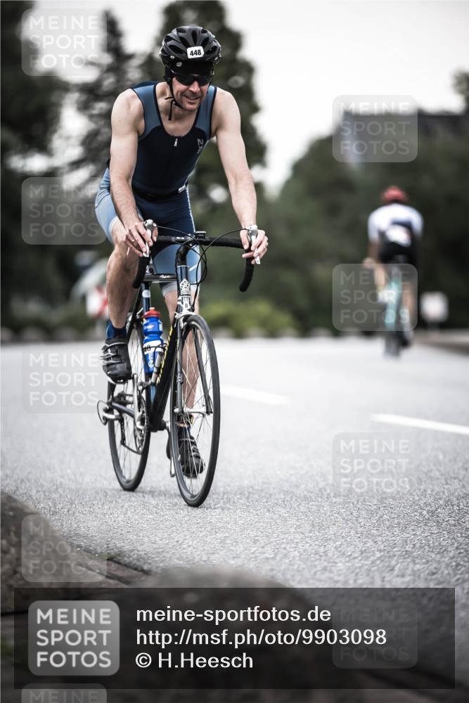 21.06.2026 - 29. Vierlanden-Triathlon H.Heesch http://msf.ph/oto/9903098 21.06.2026 10:15:26 Radfahren 49, 127, 172, 193, 240, 448, 1354 meine-sportfotos.de