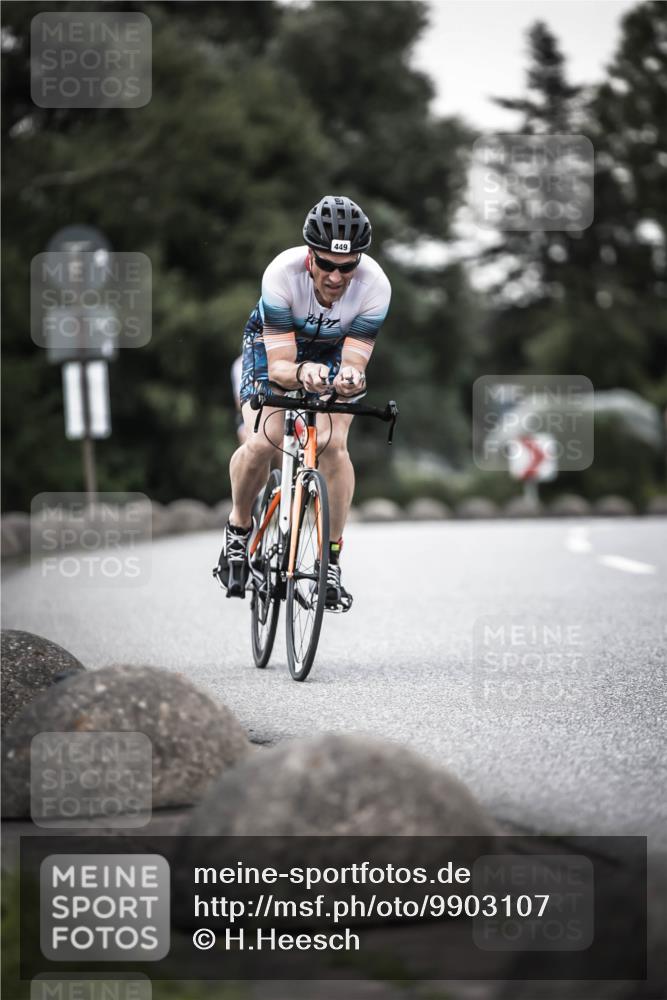 21.06.2026 - 29. Vierlanden-Triathlon H.Heesch http://msf.ph/oto/9903107 21.06.2026 10:15:40 Radfahren 98, 231, 397, 449, 467 meine-sportfotos.de