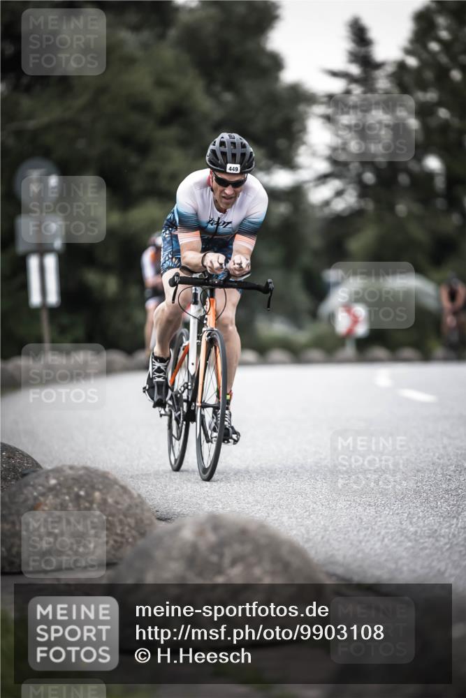 21.06.2026 - 29. Vierlanden-Triathlon H.Heesch http://msf.ph/oto/9903108 21.06.2026 10:15:40 Radfahren 98, 231, 397, 449, 467 meine-sportfotos.de