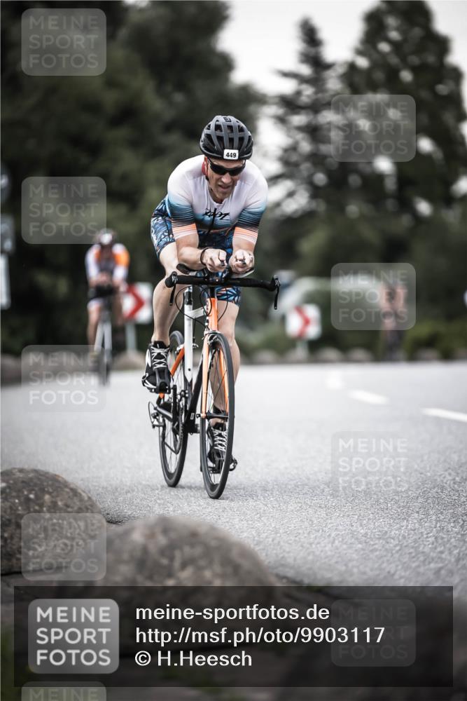 21.06.2026 - 29. Vierlanden-Triathlon H.Heesch http://msf.ph/oto/9903117 21.06.2026 10:15:40 Radfahren 98, 231, 397, 449, 467 meine-sportfotos.de