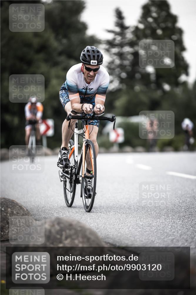 21.06.2026 - 29. Vierlanden-Triathlon H.Heesch http://msf.ph/oto/9903120 21.06.2026 10:15:40 Radfahren 98, 231, 397, 449, 467 meine-sportfotos.de