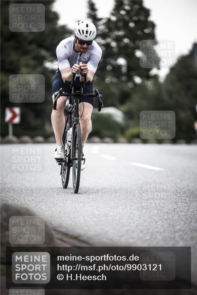 21.06.2026 - 29. Vierlanden-Triathlon H.Heesch http://msf.ph/oto/9903121 21.06.2026 10:07:26 Radfahren 2, 68, 88, 270 meine-sportfotos.de