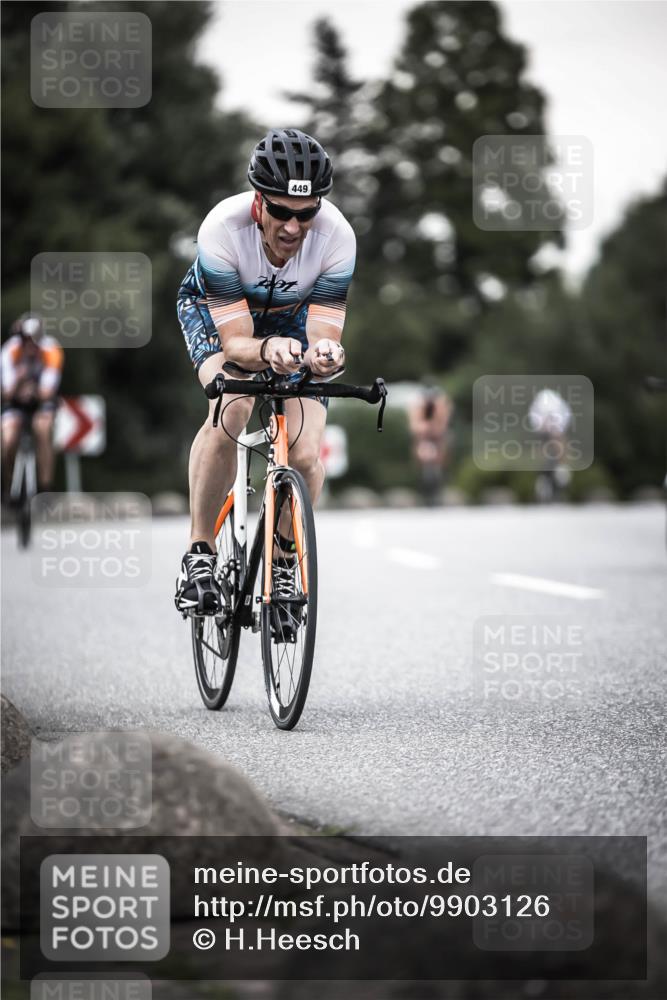 21.06.2026 - 29. Vierlanden-Triathlon H.Heesch http://msf.ph/oto/9903126 21.06.2026 10:15:40 Radfahren 98, 231, 397, 449, 467 meine-sportfotos.de