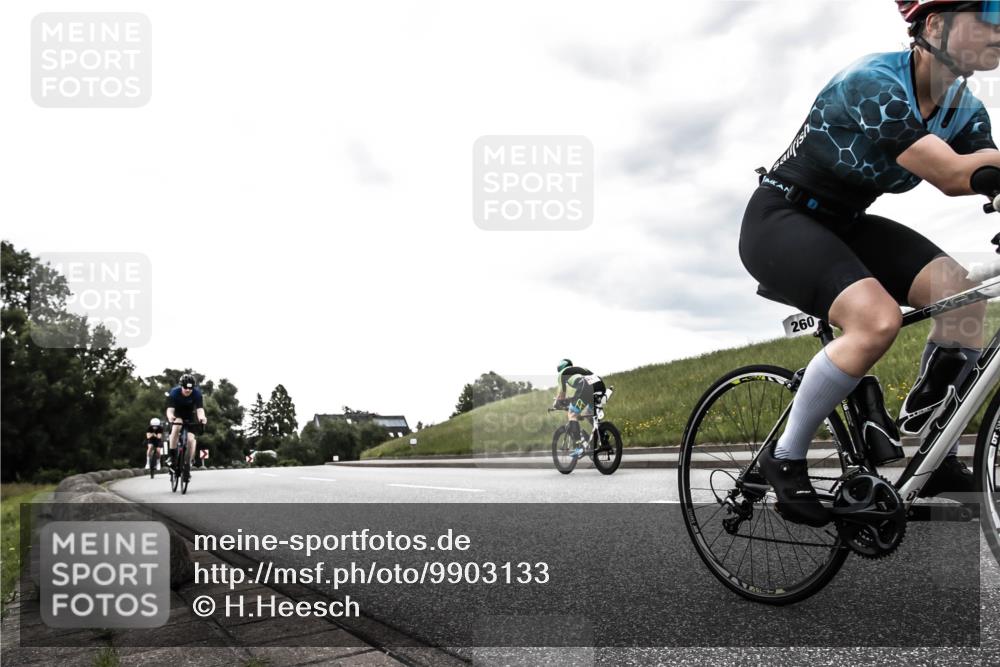 21.06.2026 - 29. Vierlanden-Triathlon H.Heesch http://msf.ph/oto/9903133 21.06.2026 10:04:20 Radfahren 90, 260, 324, 350 meine-sportfotos.de