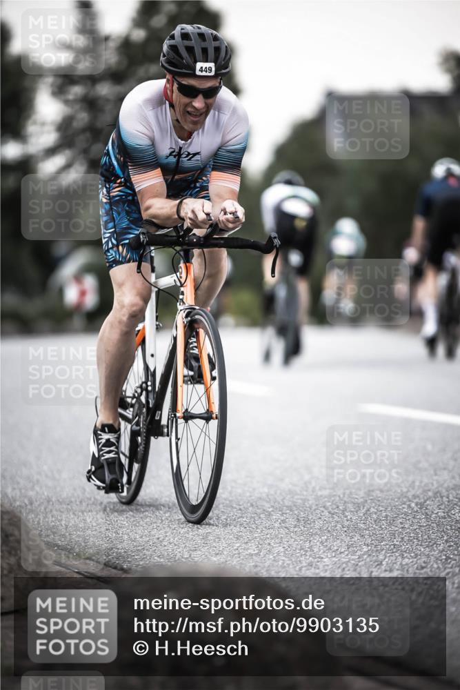 21.06.2026 - 29. Vierlanden-Triathlon H.Heesch http://msf.ph/oto/9903135 21.06.2026 10:15:40 Radfahren 98, 231, 397, 449, 467 meine-sportfotos.de