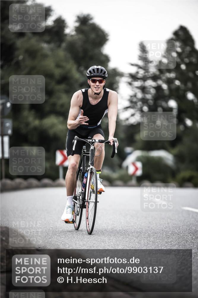 21.06.2026 - 29. Vierlanden-Triathlon H.Heesch http://msf.ph/oto/9903137 21.06.2026 10:07:41 Radfahren 23, 105, 111, 216, 279, 336 meine-sportfotos.de