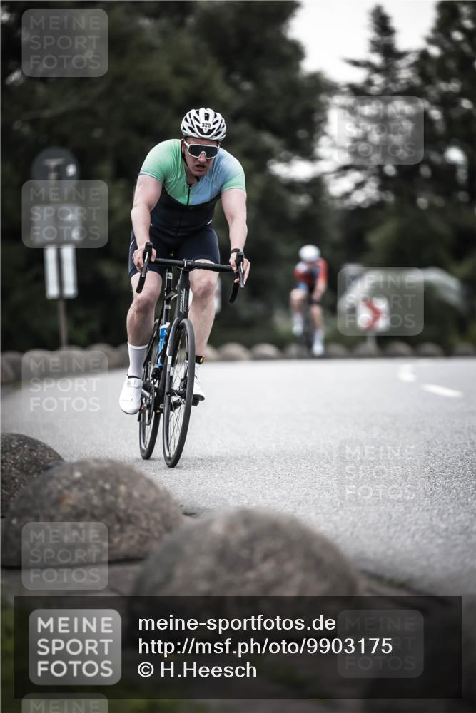 21.06.2026 - 29. Vierlanden-Triathlon H.Heesch http://msf.ph/oto/9903175 21.06.2026 10:07:56 Radfahren 7, 59, 104, 167, 220, 305, 320, 334 meine-sportfotos.de