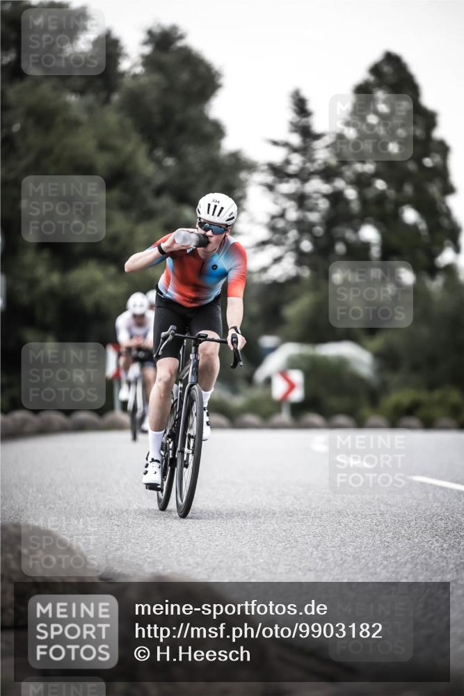 21.06.2026 - 29. Vierlanden-Triathlon H.Heesch http://msf.ph/oto/9903182 21.06.2026 10:08:00 Radfahren 7, 59, 80, 305, 320, 334 meine-sportfotos.de