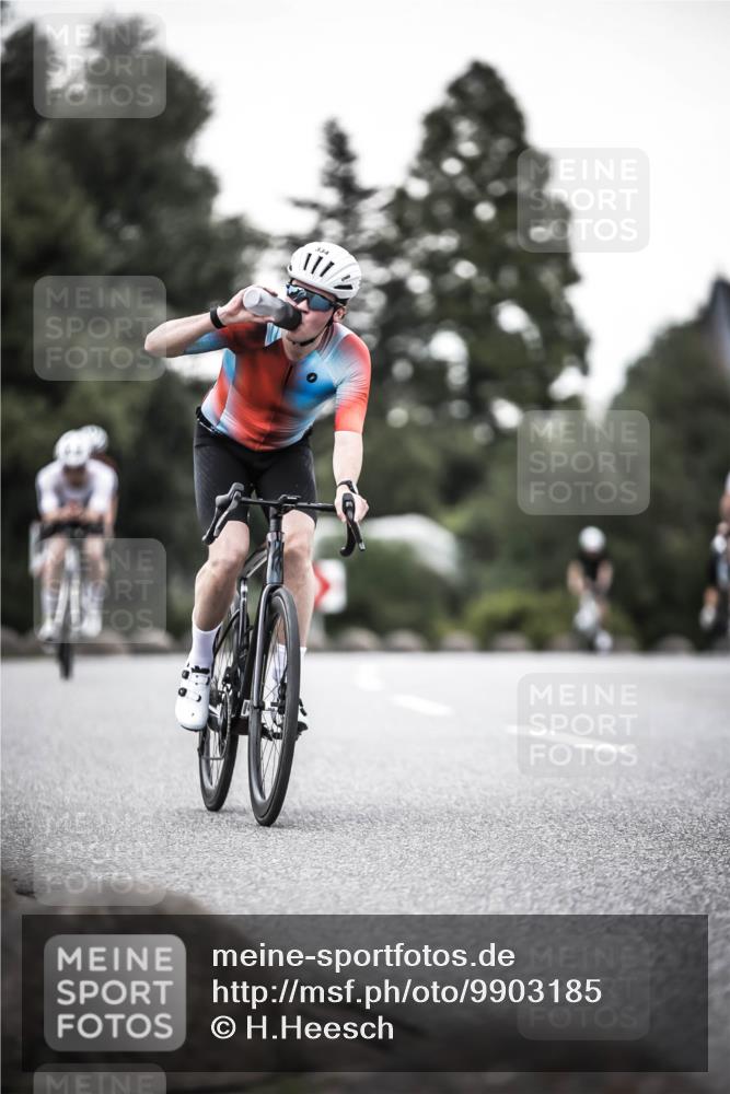 21.06.2026 - 29. Vierlanden-Triathlon H.Heesch http://msf.ph/oto/9903185 21.06.2026 10:08:00 Radfahren 7, 59, 80, 305, 320, 334 meine-sportfotos.de