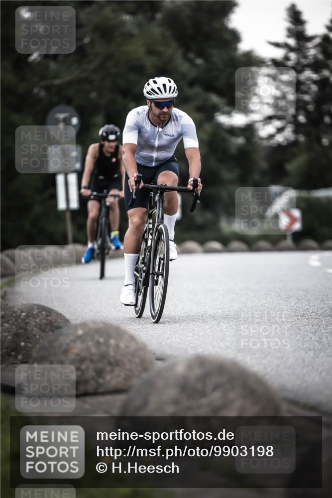 21.06.2026 - 29. Vierlanden-Triathlon H.Heesch http://msf.ph/oto/9903198 21.06.2026 10:08:12 Radfahren 38, 371, 373 meine-sportfotos.de