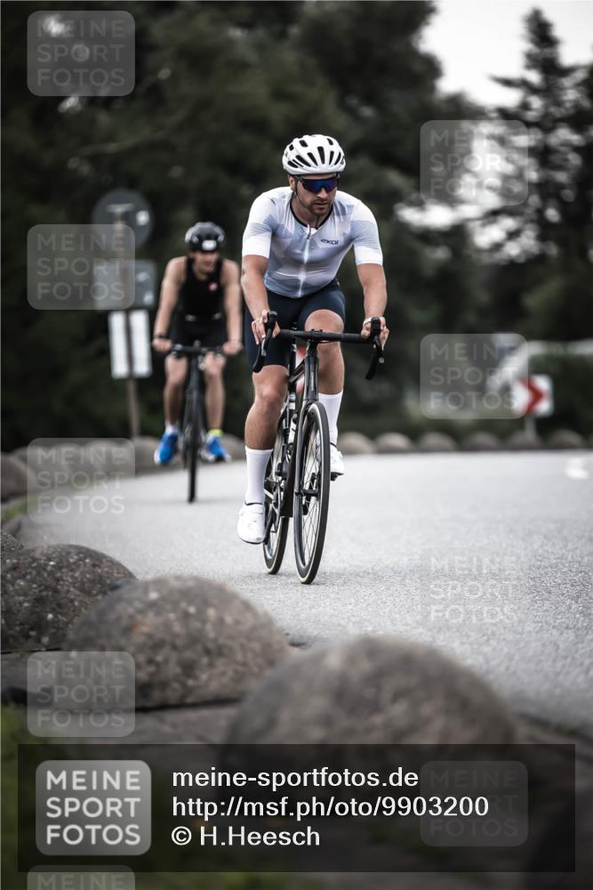 21.06.2026 - 29. Vierlanden-Triathlon H.Heesch http://msf.ph/oto/9903200 21.06.2026 10:08:12 Radfahren 38, 371, 373 meine-sportfotos.de