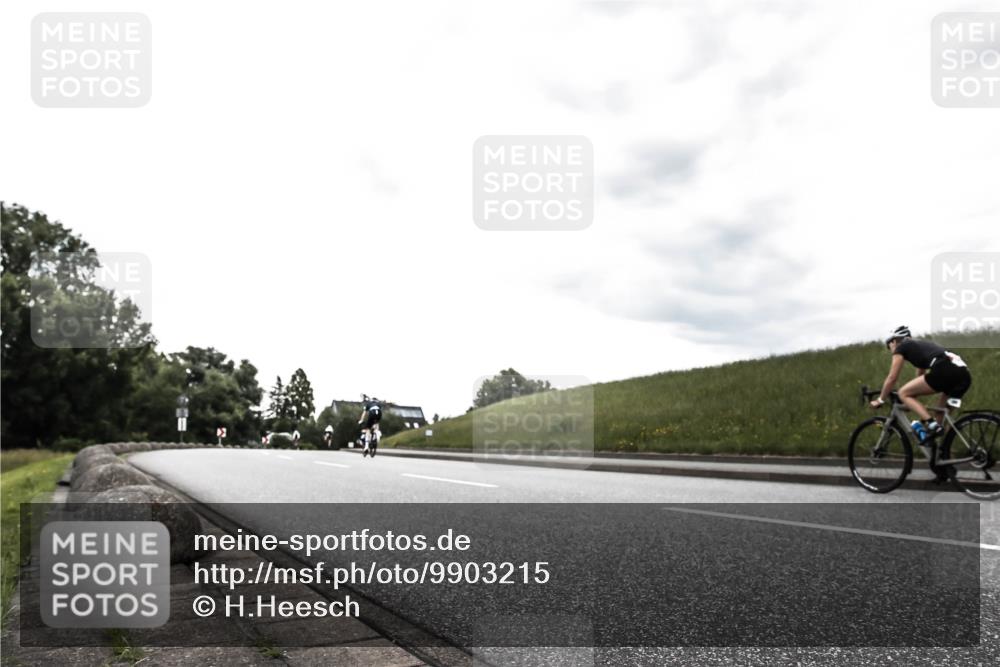 21.06.2026 - 29. Vierlanden-Triathlon H.Heesch http://msf.ph/oto/9903215 21.06.2026 10:05:25 Radfahren  meine-sportfotos.de