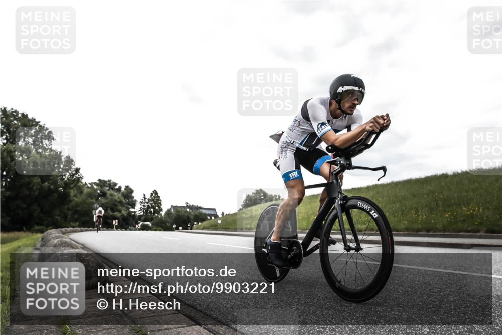 21.06.2026 - 29. Vierlanden-Triathlon H.Heesch http://msf.ph/oto/9903221 21.06.2026 10:05:34 Radfahren 5, 103, 175, 195, 312 meine-sportfotos.de