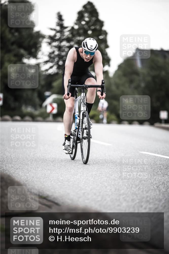 21.06.2026 - 29. Vierlanden-Triathlon H.Heesch http://msf.ph/oto/9903239 21.06.2026 10:08:40 Radfahren 82, 212, 277, 358 meine-sportfotos.de