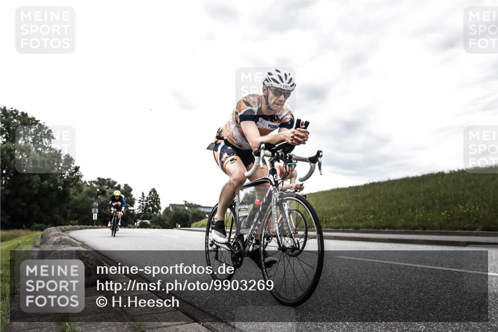 21.06.2026 - 29. Vierlanden-Triathlon H.Heesch http://msf.ph/oto/9903269 21.06.2026 10:06:28 Radfahren 147, 165, 360, 381 meine-sportfotos.de