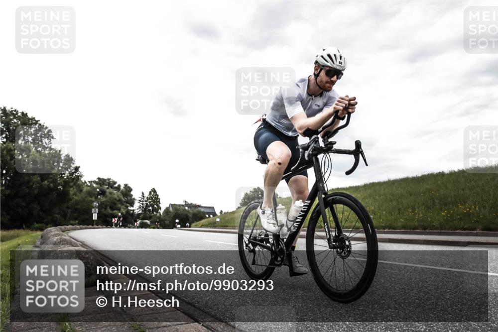 21.06.2026 - 29. Vierlanden-Triathlon H.Heesch http://msf.ph/oto/9903293 21.06.2026 10:07:26 Radfahren 2, 68, 270 meine-sportfotos.de