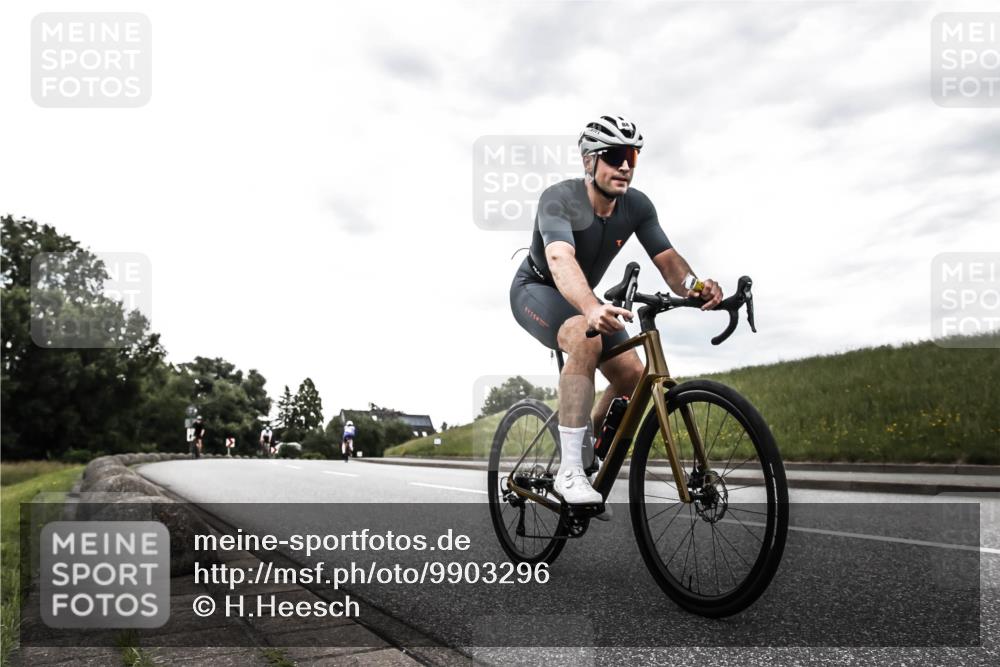 21.06.2026 - 29. Vierlanden-Triathlon H.Heesch http://msf.ph/oto/9903296 21.06.2026 10:07:32 Radfahren 88, 316, 347 meine-sportfotos.de