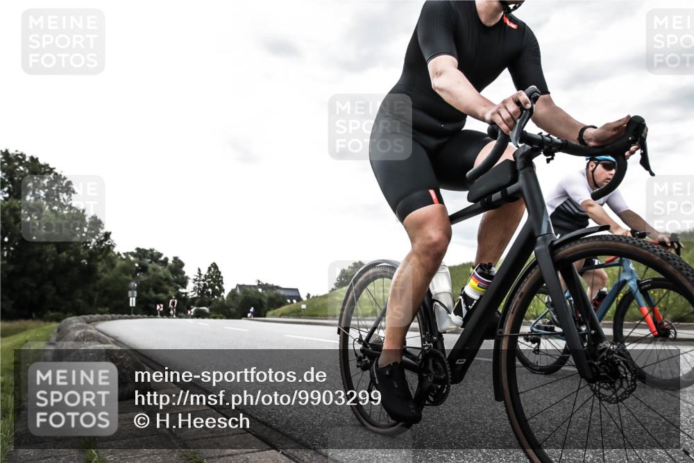 21.06.2026 - 29. Vierlanden-Triathlon H.Heesch http://msf.ph/oto/9903299 21.06.2026 10:07:36 Radfahren 316, 347 meine-sportfotos.de