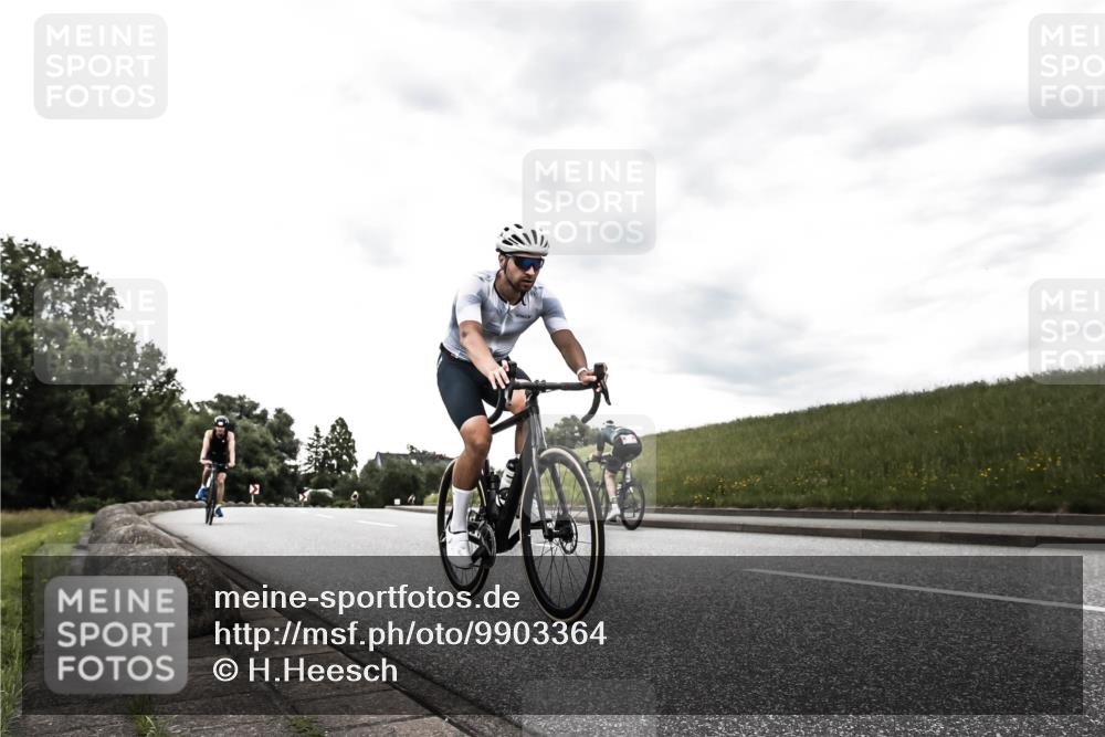 21.06.2026 - 29. Vierlanden-Triathlon H.Heesch http://msf.ph/oto/9903364 21.06.2026 10:08:12 Radfahren 38, 371, 373 meine-sportfotos.de