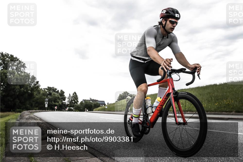 21.06.2026 - 29. Vierlanden-Triathlon H.Heesch http://msf.ph/oto/9903381 21.06.2026 10:08:23 Radfahren 34, 131, 345 meine-sportfotos.de