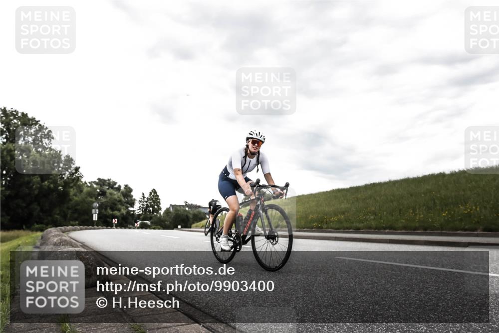 21.06.2026 - 29. Vierlanden-Triathlon H.Heesch http://msf.ph/oto/9903400 21.06.2026 10:08:51 Radfahren 30, 269, 277 meine-sportfotos.de