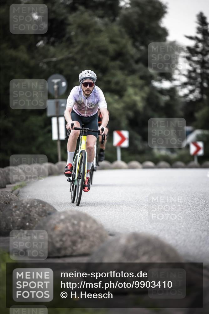 21.06.2026 - 29. Vierlanden-Triathlon H.Heesch http://msf.ph/oto/9903410 21.06.2026 10:16:11 Radfahren 50, 167, 443 meine-sportfotos.de