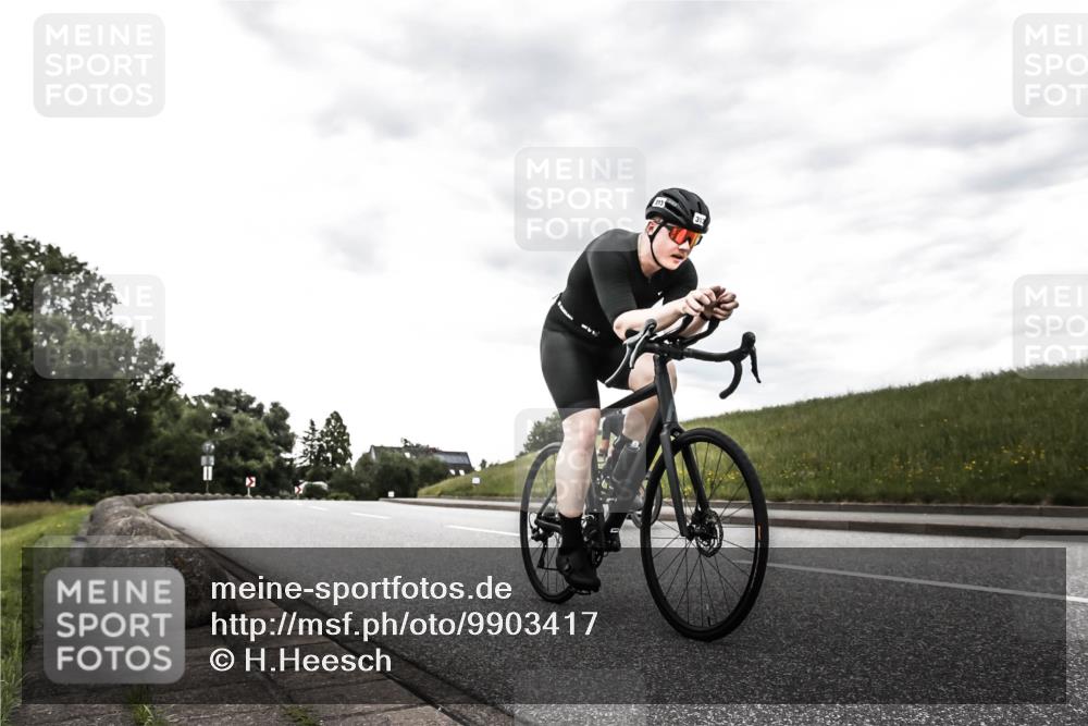 21.06.2026 - 29. Vierlanden-Triathlon H.Heesch http://msf.ph/oto/9903417 21.06.2026 10:09:06 Radfahren 313 meine-sportfotos.de