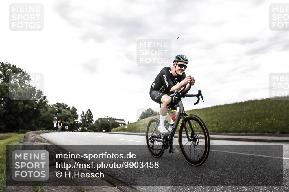 21.06.2026 - 29. Vierlanden-Triathlon H.Heesch http://msf.ph/oto/9903458 21.06.2026 10:09:55 Radfahren 40, 69, 309 meine-sportfotos.de
