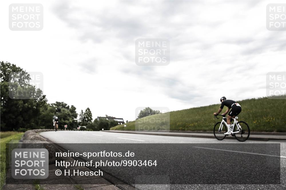 21.06.2026 - 29. Vierlanden-Triathlon H.Heesch http://msf.ph/oto/9903464 21.06.2026 10:10:02 Radfahren 29 meine-sportfotos.de