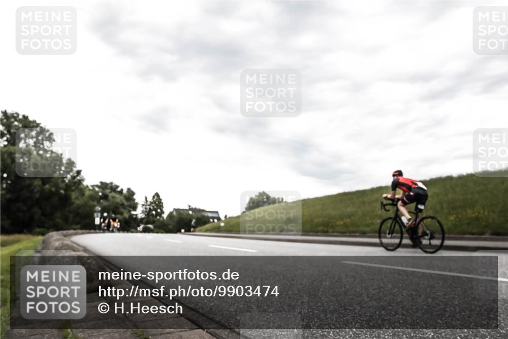 21.06.2026 - 29. Vierlanden-Triathlon H.Heesch http://msf.ph/oto/9903474 21.06.2026 10:10:25 Radfahren 230, 255, 295 meine-sportfotos.de