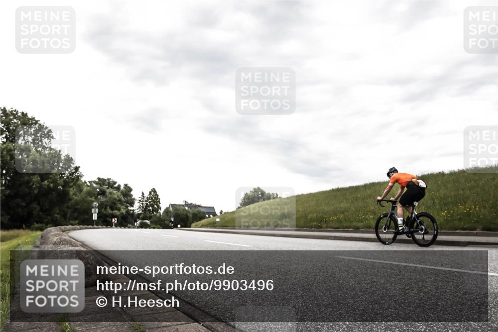 21.06.2026 - 29. Vierlanden-Triathlon H.Heesch http://msf.ph/oto/9903496 21.06.2026 10:10:59 Radfahren 81, 242, 281 meine-sportfotos.de