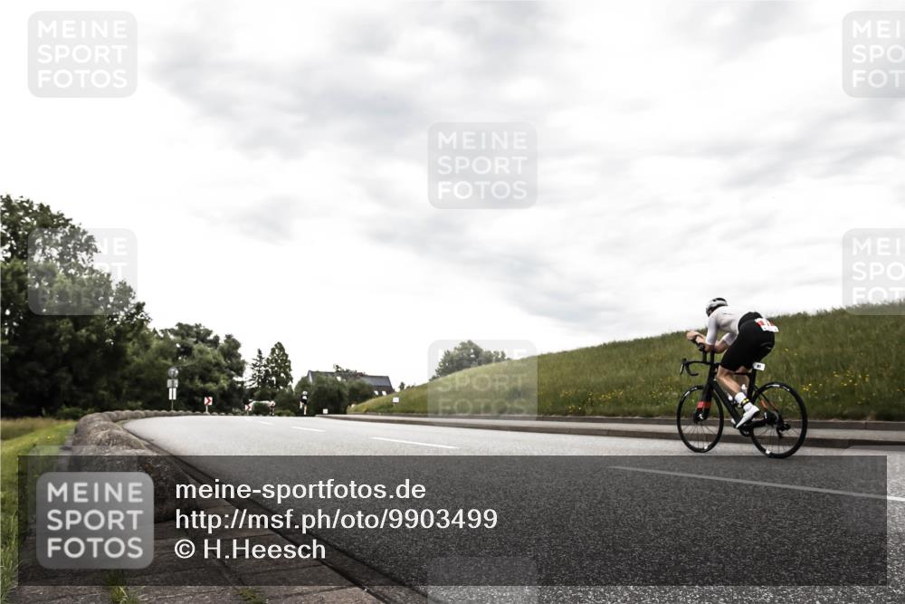 21.06.2026 - 29. Vierlanden-Triathlon H.Heesch http://msf.ph/oto/9903499 21.06.2026 10:11:06 Radfahren  meine-sportfotos.de
