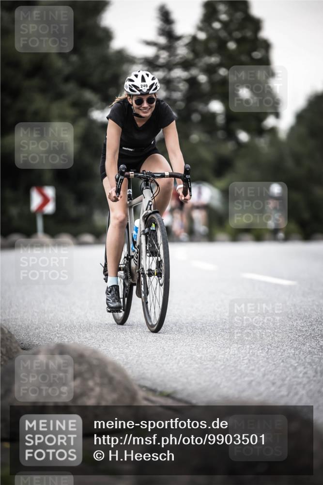 21.06.2026 - 29. Vierlanden-Triathlon H.Heesch http://msf.ph/oto/9903501 21.06.2026 10:16:26 Radfahren 83, 249, 392, 409, 468, 473 meine-sportfotos.de